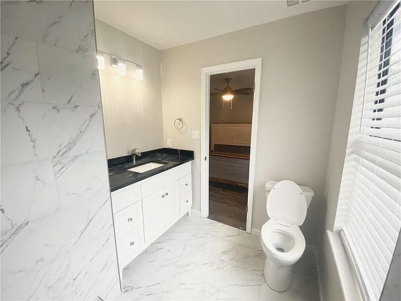 4th image of 128 Woodberry Ct