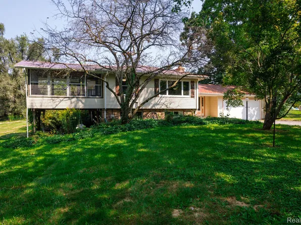 5904 Plum Orchard Rd, Munith, MI 49259