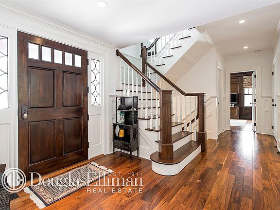 4th image of 699 Hill St