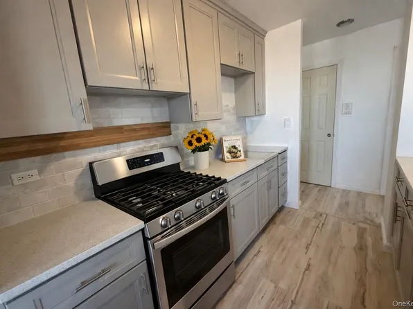 1966 Newbold #709, Bronx, NY 10472