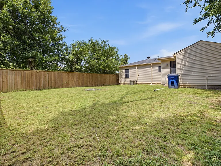 2538 Stovall Dr — Photo 24