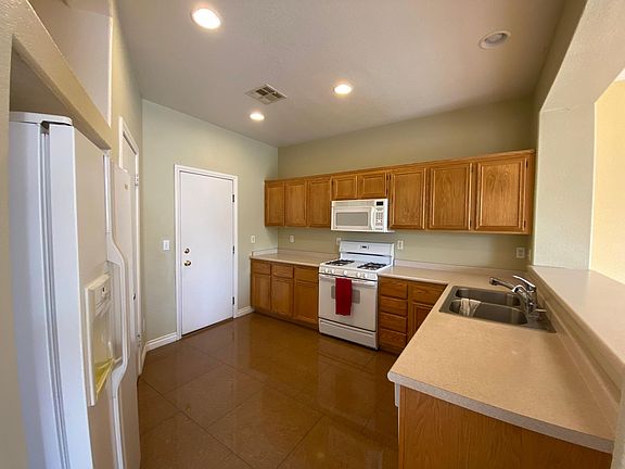 3rd image of 9539 Cherrydale Ct