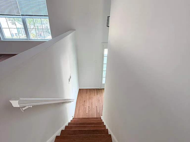 610 Brentwood Ct — Photo 48