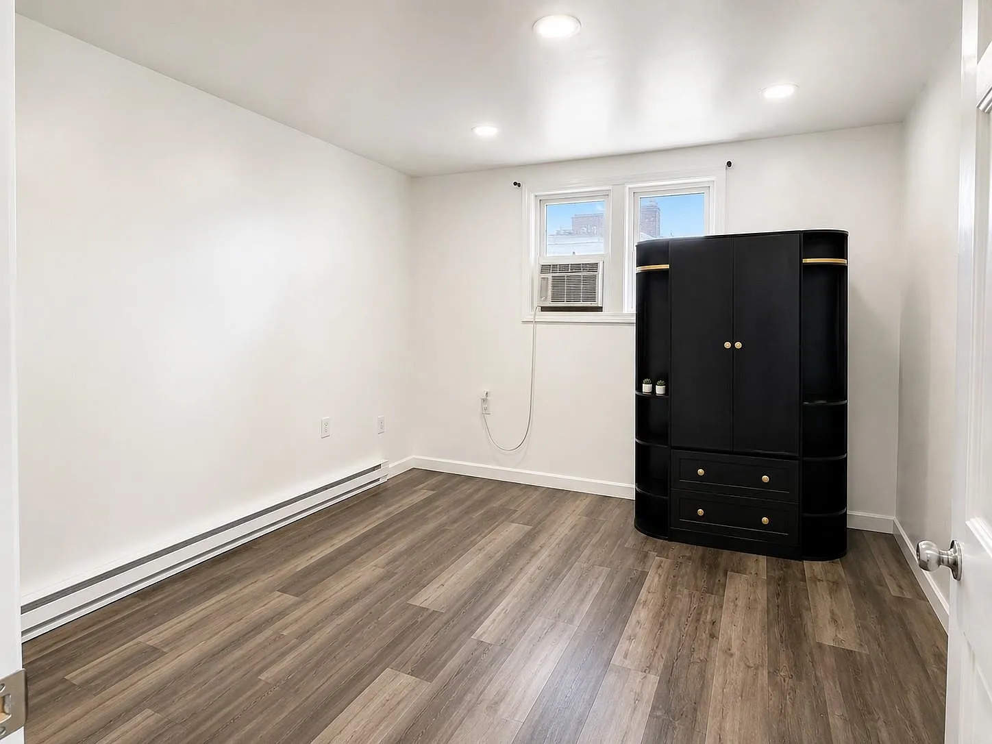 1 bed, 1.0 bath, $1,750 — Photo 2