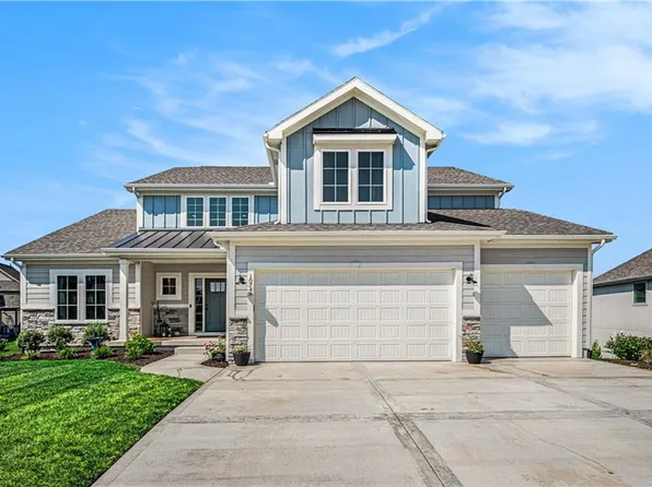 10748 N Hickory Ct, Kansas City, MO 64155