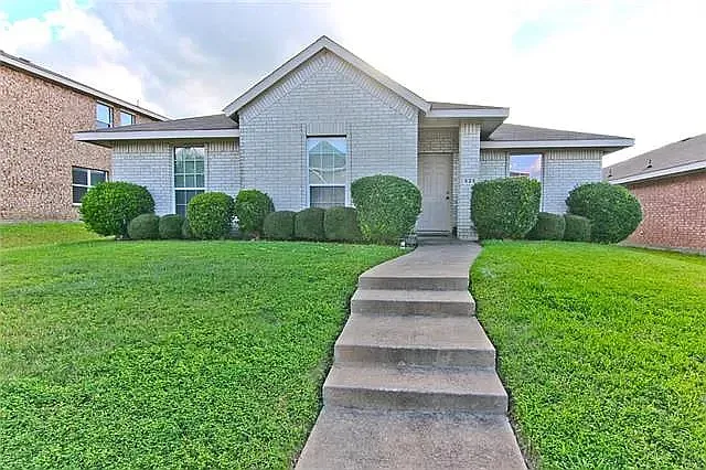 625 Canyon Pl — Photo 2