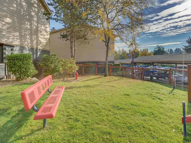Homestead Apartments — Photo 26