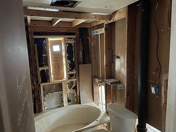 5th image of 7028 Camfield St