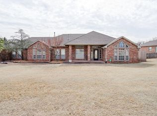 900 Driver Ln, Edmond, OK 73025