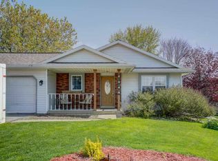 1636 Oconto Dr, Sun Prairie, WI 53590