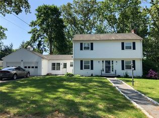 84 Terrace Dr, East Greenwich, RI 02818