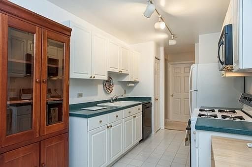3rd image of 2720 Central St APT 2B