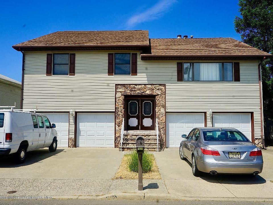 1st image of 23 Clearwater Way