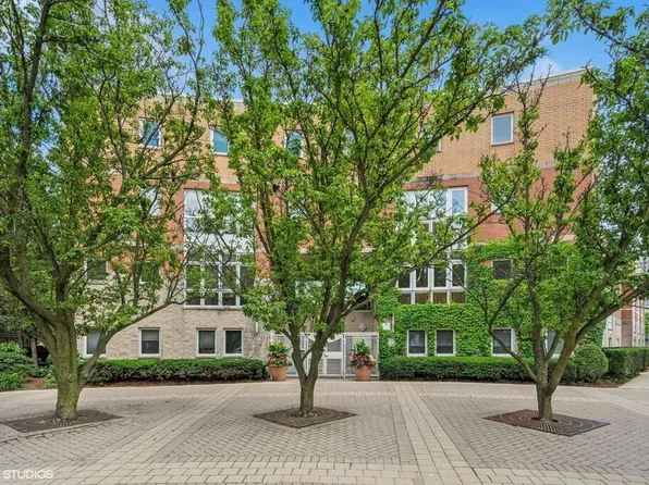 1889 Maple Ave #10, Evanston, IL 60201