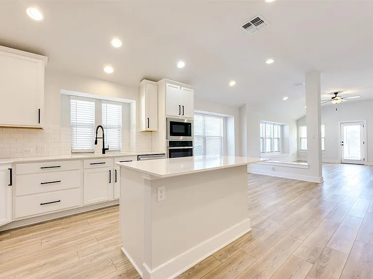 122 Biscayne Bay Bnd — Photo 3
