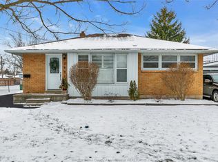 Fountain Bleu, Windsor, ON N8T 2T6