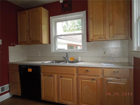 4th image of 1630 Park Ave