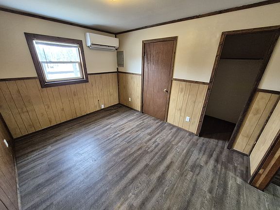 4th image of 7263 N Woodbridge Rd #4