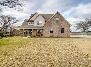 1705 Summit Dr, Joshua, TX 76058