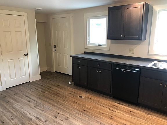 Entrance to kitchen