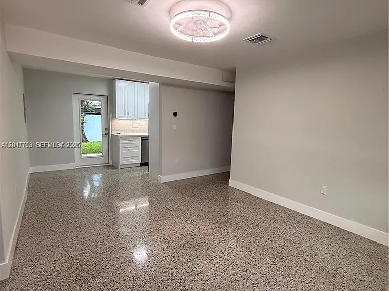 10555 SW 32nd St — Photo 15