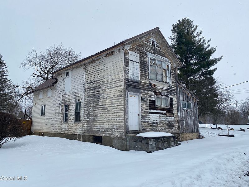 3rd image of 110 Maple Lane