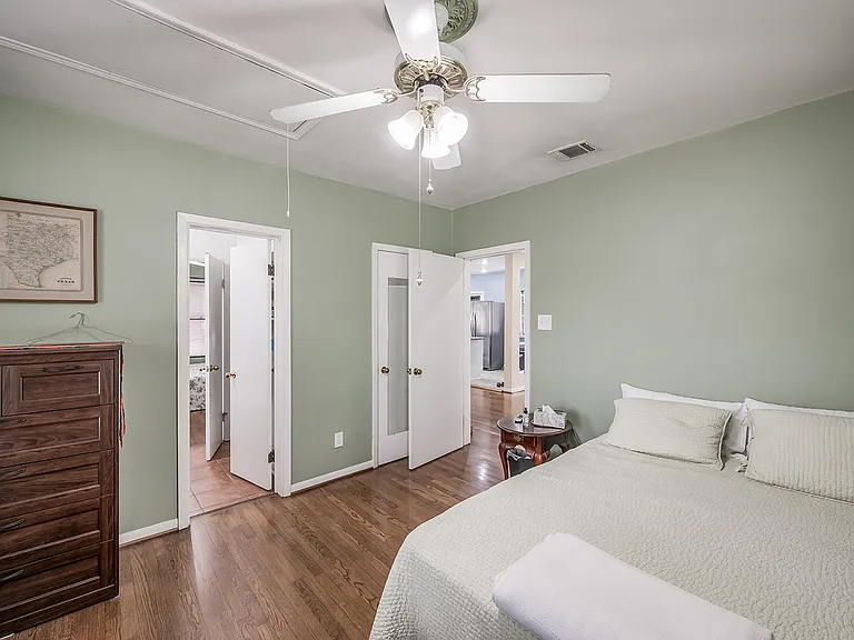 1913 Hawthorne St #1 — Photo 8