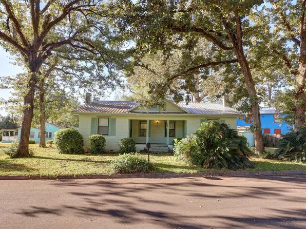 408 Circle Dr, Bainbridge, GA 39819