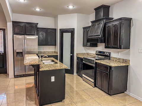 3rd image of 302 E Gabriella Ave