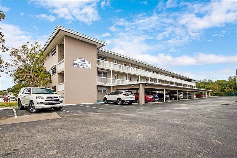 1st image of 900 SW 12th St APT 303