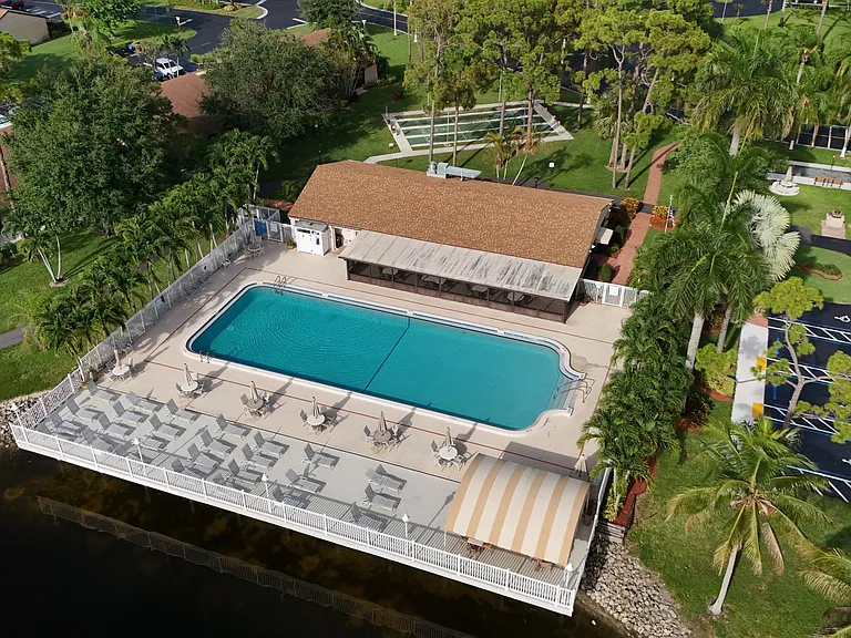 627 Sea Pine Way #C2 — Photo 23