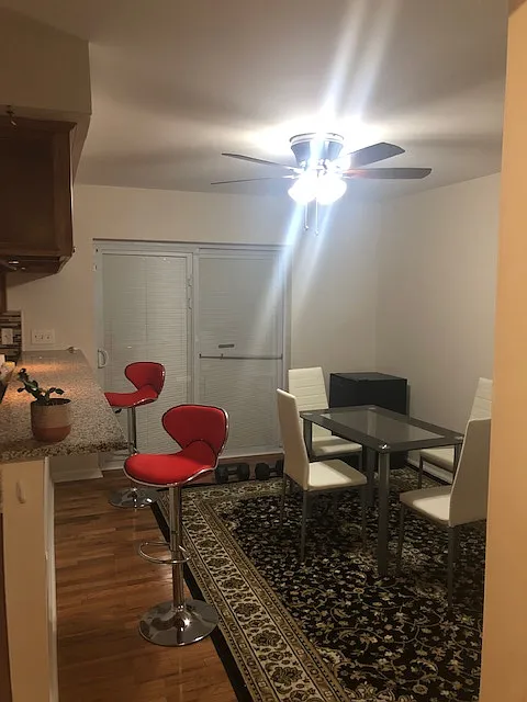 3 bed, 2.5 bath, $900 — Photo 4