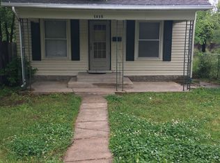 1016 E Broadway St, Newton, KS 67114