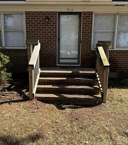 913 S Kates Ln Photo 1