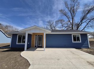 640 S 4th St, Akron, IA 51001