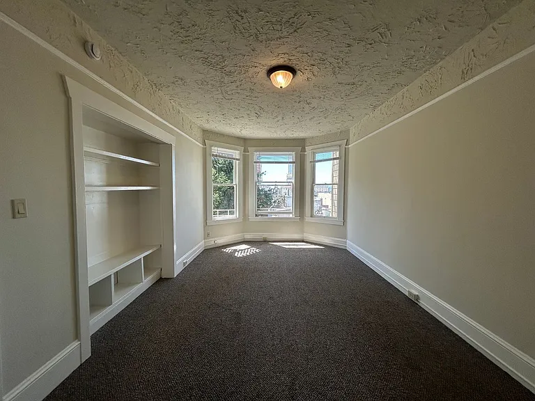 935 Pine St #1372R — Photo 3