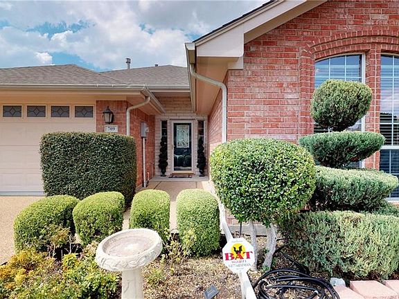 2nd image of 709 Nandina Way