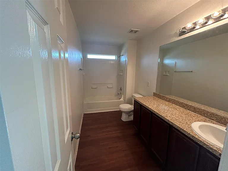 21511 Donata Cir — Photo 16