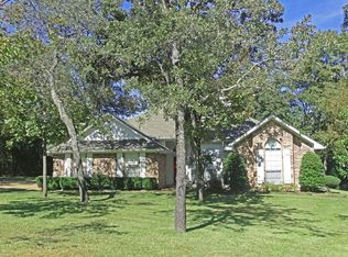 1330 Oak Tree Dr, Athens, TX 75751