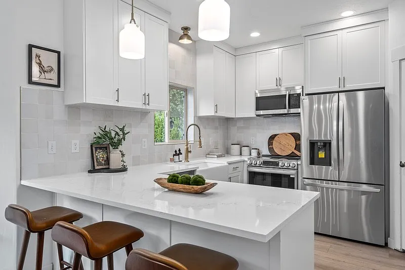 Newly Remodeled Stunning Cedar Hills Home — Photo 3