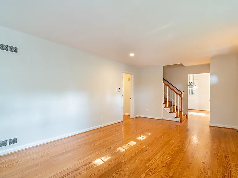 6400 Ruffin Rd — Photo 8