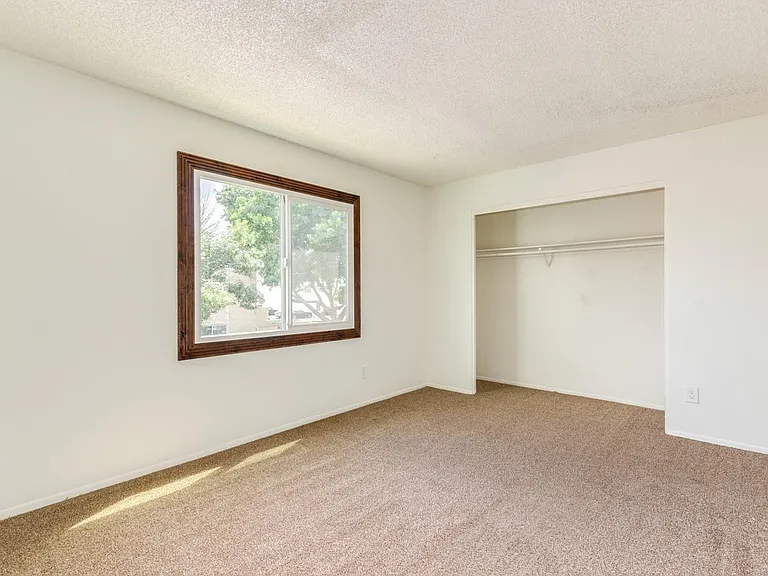 5243 N 42nd Pkwy — Photo 15