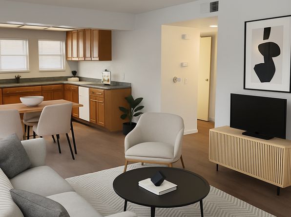 32 W 7th St APT A