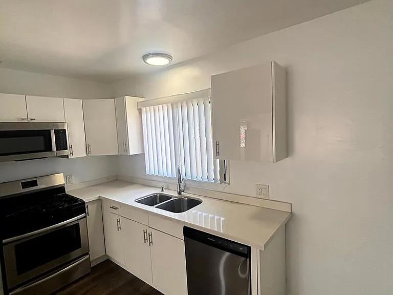 5623-5633 W Venice Blvd — Photo 42