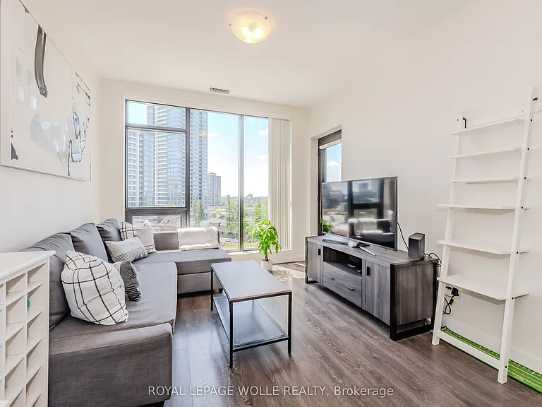 690 King St W #610 — Photo 13