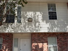1405 Summit St