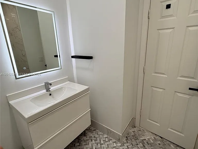 721 NW 170th Ter #721 — Photo 12
