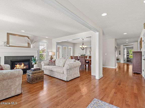 5th image of 695 N McDonald Ct