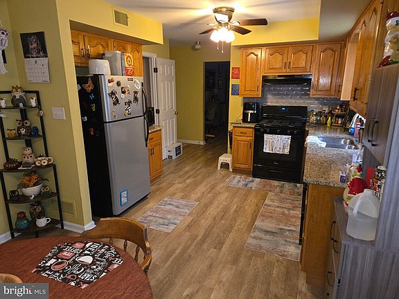 4th image of 821 Whitner Rd