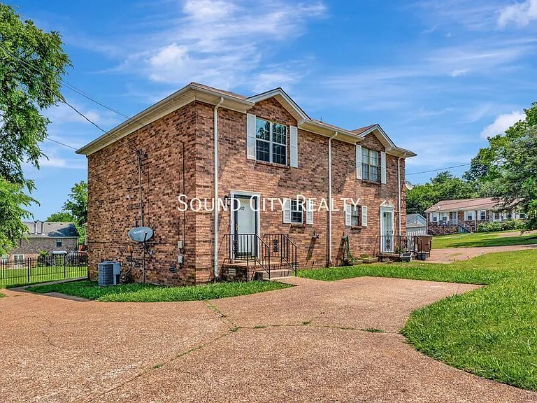 602 Alison Ct — Photo 1